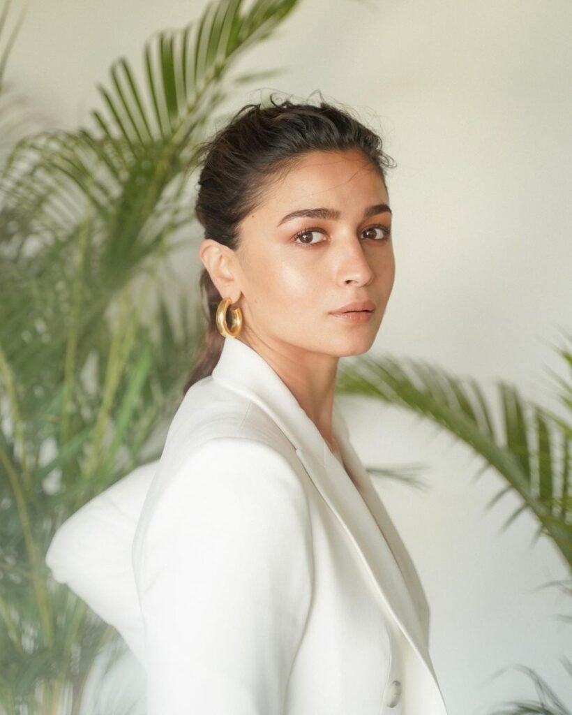 Alia Bhatt- and https://wehot51.com/wp-content/uploads/2024/07/2-16.webp