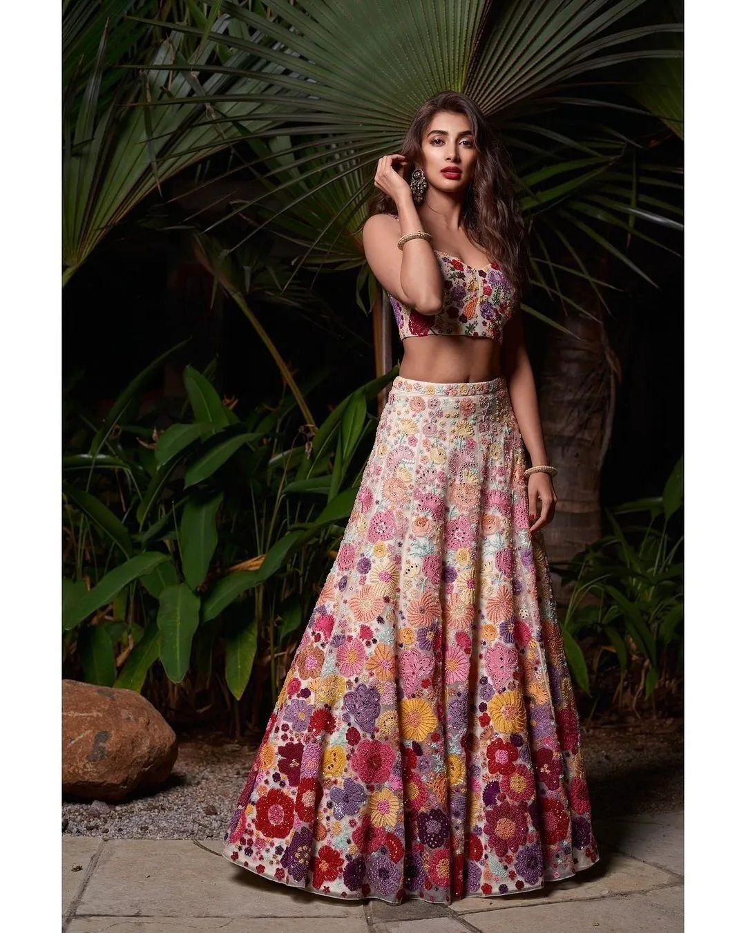 Pooja Hegde- and Hot51