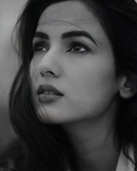 Sonal Chauhan- and https://wehot51.com/wp-content/uploads/2024/07/2-16.webp